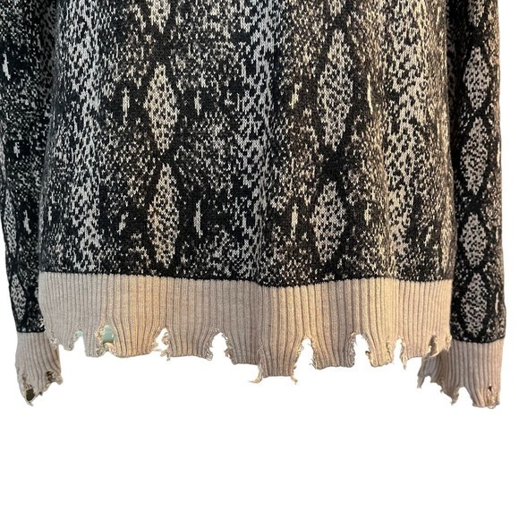 Fate Anthropologie Distressed Animal Print Tan Brown Pullover Sweater Size M - Picture 4 of 9